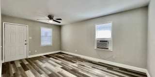 New & Improved 1 Bedroom and 1 Bathroom Home in the Center of San Marcos Gallery 3