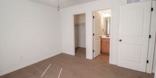 Spacious 4 BDR Duplex Gallery 21