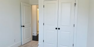 LIKE NEW IN PARK VUE! Townhome located across from Westside Park in Atlanta! MUST SEE! Gallery 16