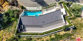 8765 Hollywood Boulevard Gallery 5