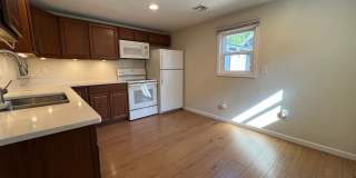 Centrally located One bedroom, One bath house | Available Now Gallery 8