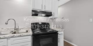 Cozy 2 Bedroom Duplex with Fireplace & Spacious Backyard! Gallery 32