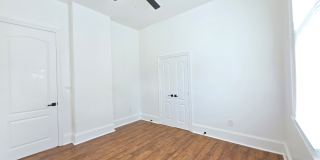 3937 Banks St Gallery 12