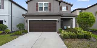 Charming 4BR House in Riverview Gallery 1