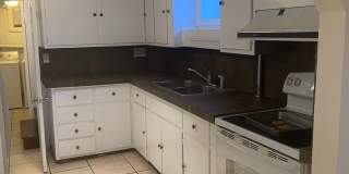 2 Bed / 1 Bath Garden-Level Apartment – Available NOW!! 2 Bed / 1 Bath Garden-Level Apartment – Available NOW!! Gallery 3