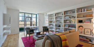 Gorgeous designer one bedroom in Hayes Valley w/lots of light, views, W/D, private patio, roof deck, gym and parking! Gallery 3