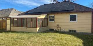 Beautiful 2 bedroom home in Chaffee Park with Huge Studio Gallery 21