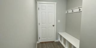 629 West Snowy Owl Street Gallery 17