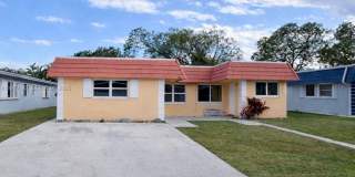 7400 NW 76th Ct Gallery 1