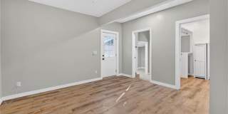 2329 Reynolds Street Gallery 16