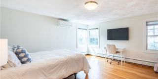 573 Wolcott Avenue Gallery 20