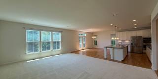Spacious House in Mays Quarter Gallery 30