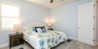 ***STUNNING POOL HOME***4BEDS / 4BATHS***GOLDEN SHORES***FURNISHED SEASONAL RENTAL*** Gallery 47
