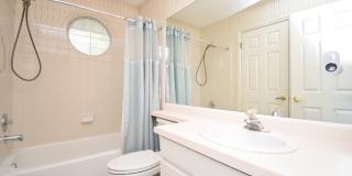 Bright Holladay 4 Bed Home – High Ceilings in Prime Location!! Gallery 21