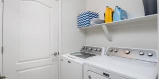 Like new gorgeous ground level Condo with Detached Garage and open floor plan. Gallery 11