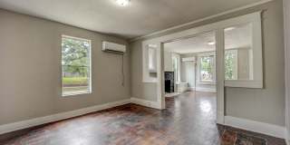 Freshly Updated 2 Bedroom House Gallery 7