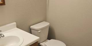 Clean 4 Bedroom Home near CSU Gallery 6