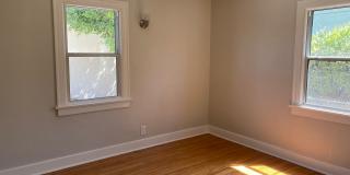 Spacious 2 Bedroom 1 Bath House in Eagle Rock Gallery 20