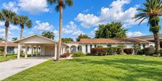 4272 Island Circle Gallery 1