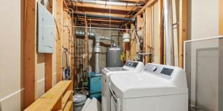 Beautiful 5-bed, 3.5 bath townhome steps from hiking trails and West Pearl St Gallery 28