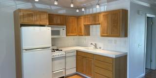 1 Bed/1 Bath Upstairs Apartment in Gated SR Complex. Gallery 1