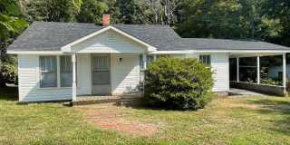 Very nice 3 or 4 bedroom, 2 bath home located in Franklinville- $1550 Month, $1550 Deposit!! Gallery 1