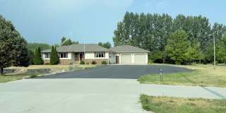 Spacious 5-Bedroom Horace Home with Shop, Large Yard & Flexible Lease Options Gallery 3