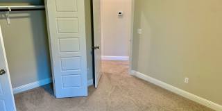 Gorgeous 5 bedroom home. Spacious and Elegant! Gallery 28