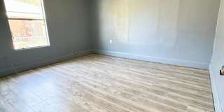 1047 Sycamore St Gallery 12