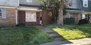 3 bedroom, 1.5 bathroom Townhouse in Virginia Beach 3 bedroom, 1.5 bathroom Townhouse in Virginia Beach Gallery 1