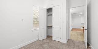 AVAILABLE: 2008 Construction 4 bed / 4 bath Home - Top of the line finishes, 2 car garage Gallery 29