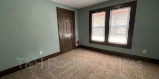 2950 Ruckle Street Gallery 11