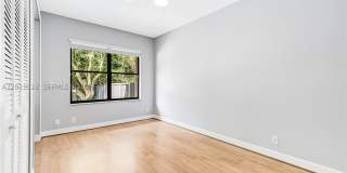 1256 Manor Dr S Gallery 24