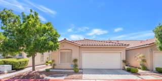 Charming Single-Story Townhome with Vaulted Ceilings in a Gated Northwest Community! Gallery 3