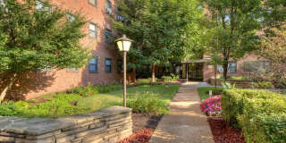 5550 South Dorchester Gallery 4