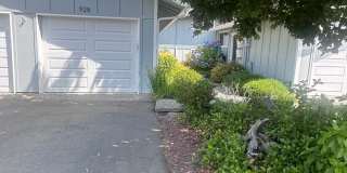 Blue Heron Townhome - Split Level 2 Bedroom located near Winslow Gallery 4