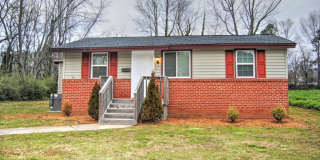 Cozy Home with a Spacious Back Yard in Garner! Gallery 1
