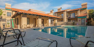 Two Bedroom Apartment Home with Beautfiul Courtyard views Gallery 17