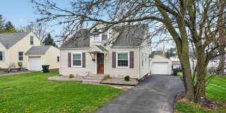 Updated Charming 2BR House in Plain Twp/Canton Gallery 3
