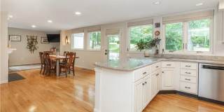 212 Richards Avenue Gallery 17