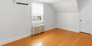 Heart of Woodland Heights just blocks from JRPS, Renovated 2BR / 1.5BA home with gardens Gallery 20