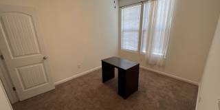 Room in 4 Bedroom Home at Warm Springs Ln Gallery 28