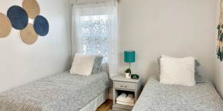 3945S- The Sunset Lane Cottage | FURNISHED Gallery 31