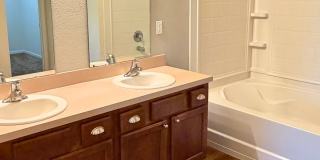 4/2 with Community Amenities Gallery 21