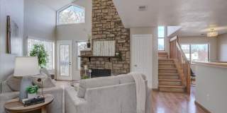 2-Story Condo, Wood Flrs Wood FP Gallery 1