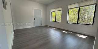 638 SW 21st Ave Gallery 1