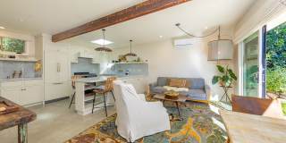 Downtown bungalow Gallery 17