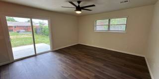 Stunning and trendy 3 bed 2 bath 2 car garage in Moore! Gallery 4