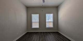 3/2/2 Duplex near Hwy 46 /Fridge Included / No Carpet / Fenced Backyard / CISD *2 weeks free rent* Gallery 18