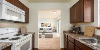 2 Bed, 1 Bath- Bay view apartment near Fairhaven and Boulevard Park Gallery 4